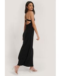 NA-KD Jurk Met Strik Aan De Achterkant - Zwart