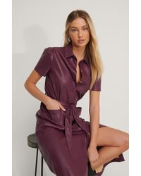 NA-KD Trend Kurzärmeliges Pu-Hemdkleid - Lila