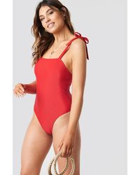 NA-KD Tie Strap Swimsuit - Rood