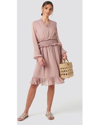 NA-KD Ruffle Details Flowy Mini Dress - Roze