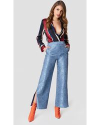 NA-KD Flared Flower Jacquard Pants - Blauw