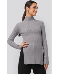jumper with side slits