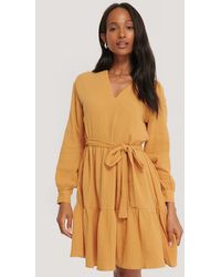 NA-KD Kleid Mit Langen Ärmeln - Gelb