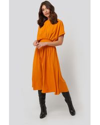 NA-KD Marked Waist Dress - Oranje