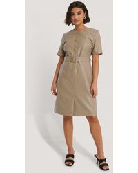 NA-KD Trend Pu-Kleid - Natur
