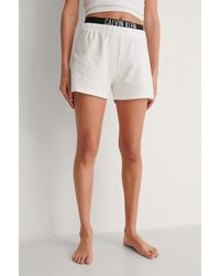 Damen-Kurze Hosen von Calvin Klein | Online-Schlussverkauf – Bis zu 50%  Rabatt | Lyst AT