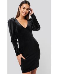 NA-KD Hanna Weig x Puff Shoulder Velvet Dress - Schwarz