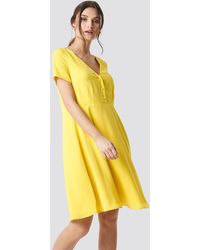 NA-KD Button Up Short Sleeve Dress - Jaune