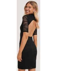 NA-KD Chloé B x Spitzenkleid Mit Offener Rückenpartie - Schwarz