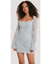 NA-KD Party Gerüschtes Mini-Spitzenkleid - Blau