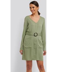 NA-KD Belted Long Sleeve Dress - Groen