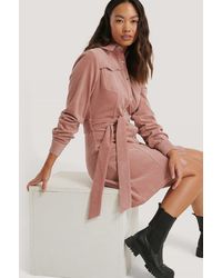 NA-KD Kleid Mit Gürtel - Pink