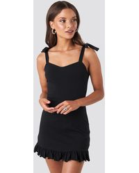 NA-KD Tie Strap Ruffle Mini Dress - Schwarz