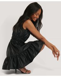 NA-KD Trend Shirred PU Dress - Schwarz