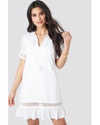 NA-KD Luisa Lion x A-line Crochet Dress - Weiß