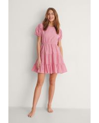 NA-KD Jurk Met Open Rug - Roze