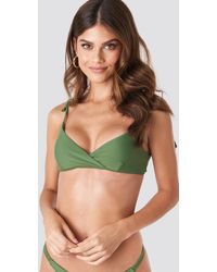 NA-KD Overlap Triangle Bikini Top - Vert