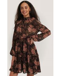 NA-KD Boho High Frill Neck Dress - Rot