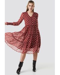 NA-KD Boho Buttoned Neck Chiffon Ruffle Dress - Rot
