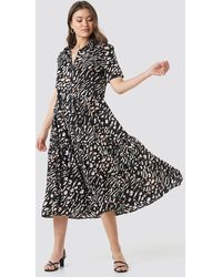 NA-KD Collar Printed Midi Dress - Zwart