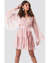NA-KD Kae Sutherland x Wide Sleeve Mini Dress - Pink