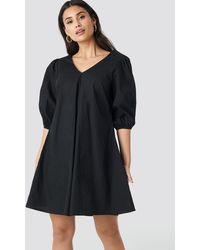 NA-KD Trend V-back and Front Short Sleeve Dress - Schwarz