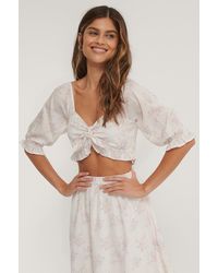 NA-KD Kae Sutherland x Rüschentop Mit Puffärmeln - Mehrfarbig