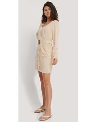NA-KD Belted Long Sleeve Dress - Naturel