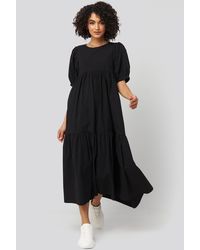 NA-KD Puff Sleeve Pleated Tiered Midi Dress - Zwart