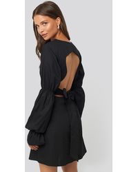 NA-KD Open Back Ls Mini Dress - Zwart
