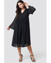 NA-KD Wide Sleeve Flowy Chiffon Dress - Zwart
