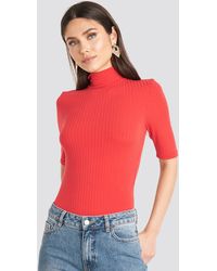 NA-KD Basic Ribbed Polo Short Sleeve Top - Rot