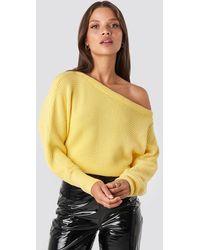 NA-KD Off Shoulder Knitted Sweater - Geel
