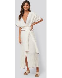NA-KD Wrinkle Effect Maxi Kaftan - Wit
