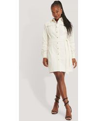NA-KD Kleid Mit Gürtel - Weiß