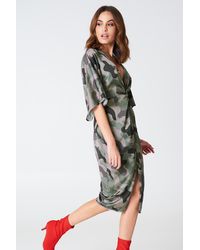 NA-KD Satin Kimono Slit Dress - Meerkleurig