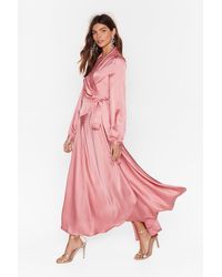Nasty Gal Dressing Gown Portefeuille Volantée En Satin Arrête De M'Étaler Ta Science - Rose