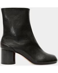 Maison Margiela - Tabi Leather Split-Toe Booties - Lyst