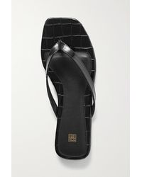 Sandales en cuir effet crocodile Chunky Cuir Totême en coloris Noir Femme Chaussures Chaussures plates Sandales plates 