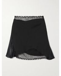 Victoria Beckham - Minirock Aus Glänzendem Crêpe Und Plissiertem Chiffon Mit Spitzenbesätzen - Lyst