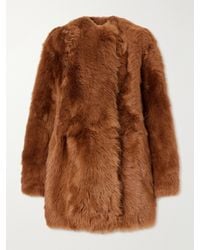 TOTEME - Collarless Shearling Coat - Lyst