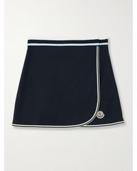 Moncler - Minirock Aus Baumwoll-Piqué Mit Streifen, Wickeleffekt Und Applikation - Lyst