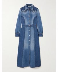 Chloé - Zweifarbiges Midi-Jeanskleid Aus Einer Baumwoll-Hanfmischung Mit Stickereien - Lyst