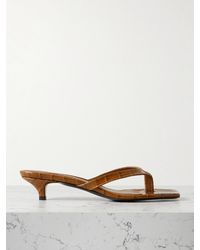 TOTEME - Zehensandalen Aus Leder Mit Krokodileffekt - Lyst