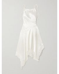 Acne Studios - Robe Midi Asymétrique En Satin Martelé À Finitions En Dentelle Festonnée Et À Ceinture Doyla - Lyst