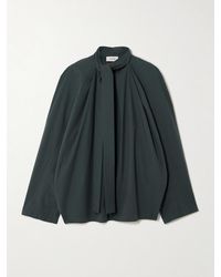 Lemaire - Ascot Bluse Aus Vorgewaschener Baumwollpopeline Mit Schaldetail Und Falten - Lyst