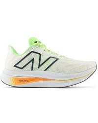 New Balance - Homme Fuelcell Supercomp Trainer V2 En Blanc/Vert/, Synthetic, Taille - Lyst