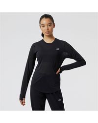 Femme Vêtements Tops Manches longues Shape Shield Long Sleeve Synthétique New Balance en coloris Noir 