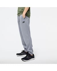New Balance - Pantaloni tenacity performance fleece in grigio - Lyst