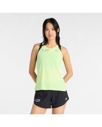 New Balance - Mujer London Edition Race Day Ultra Light Singlet En, Nylon, Talla - Lyst